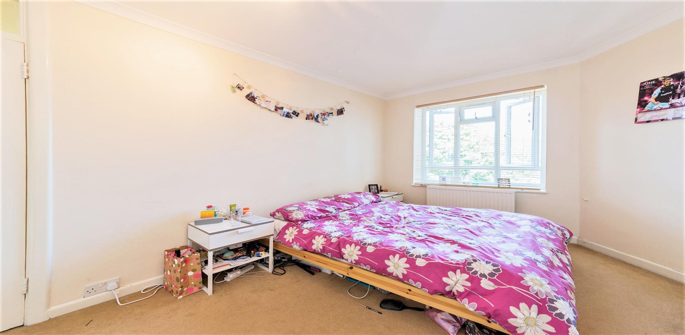 Modern Apartment Mapesbury Road, Kilburn